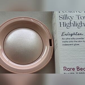 Rare Beauty Positive Light Silky Touch Highlighter Enlighten